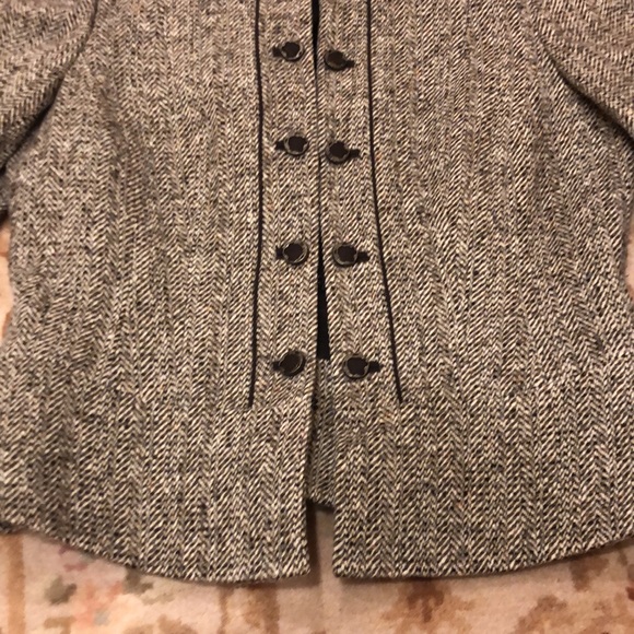 Tahari jacket - Picture 4 of 5